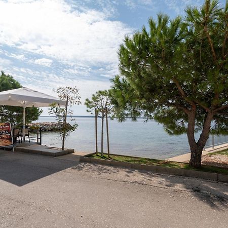קולאן Apartments By The Sea Mandre, Pag - 4093 מראה חיצוני תמונה