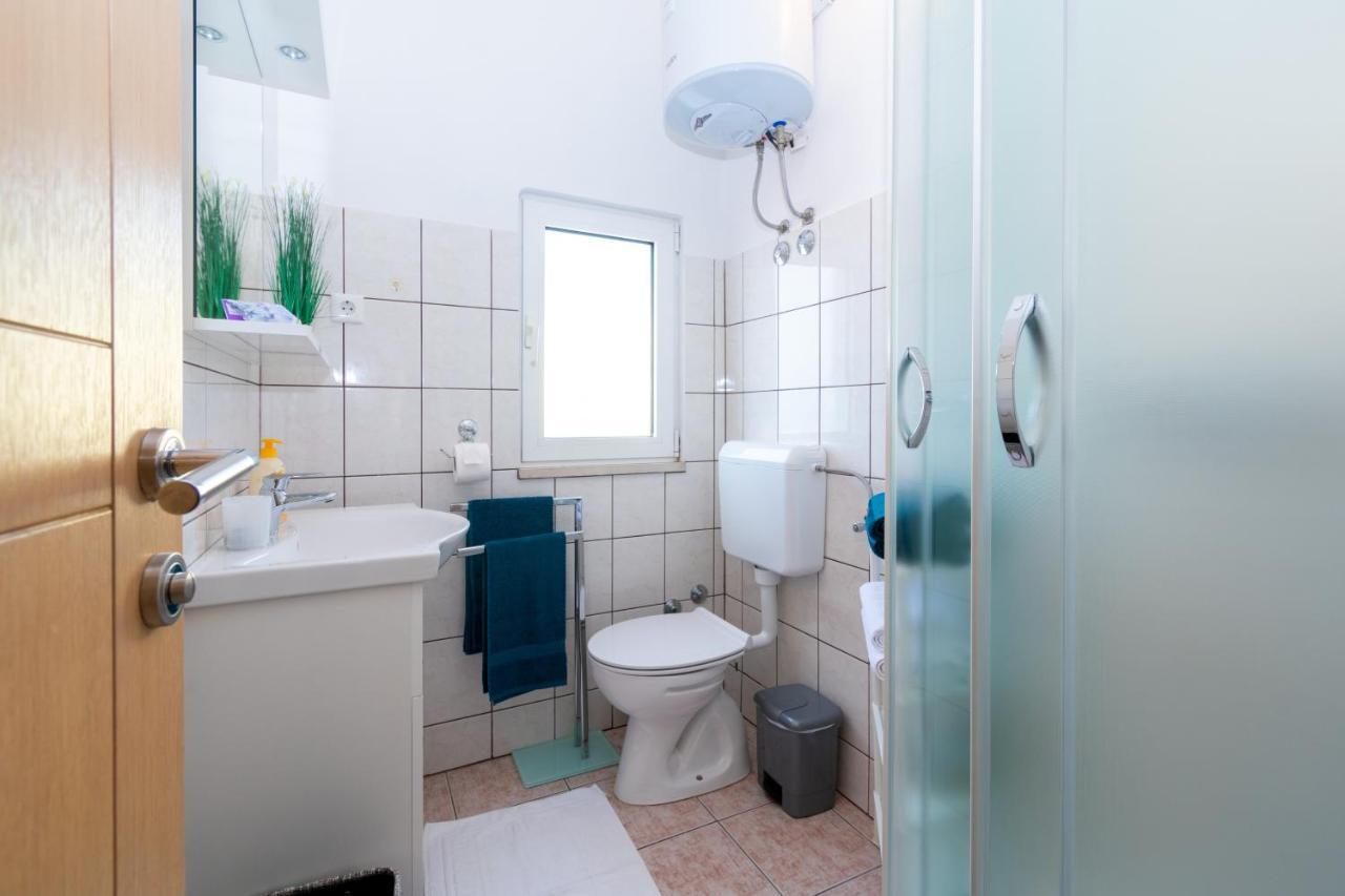 קולאן Apartments By The Sea Mandre, Pag - 4093 מראה חיצוני תמונה