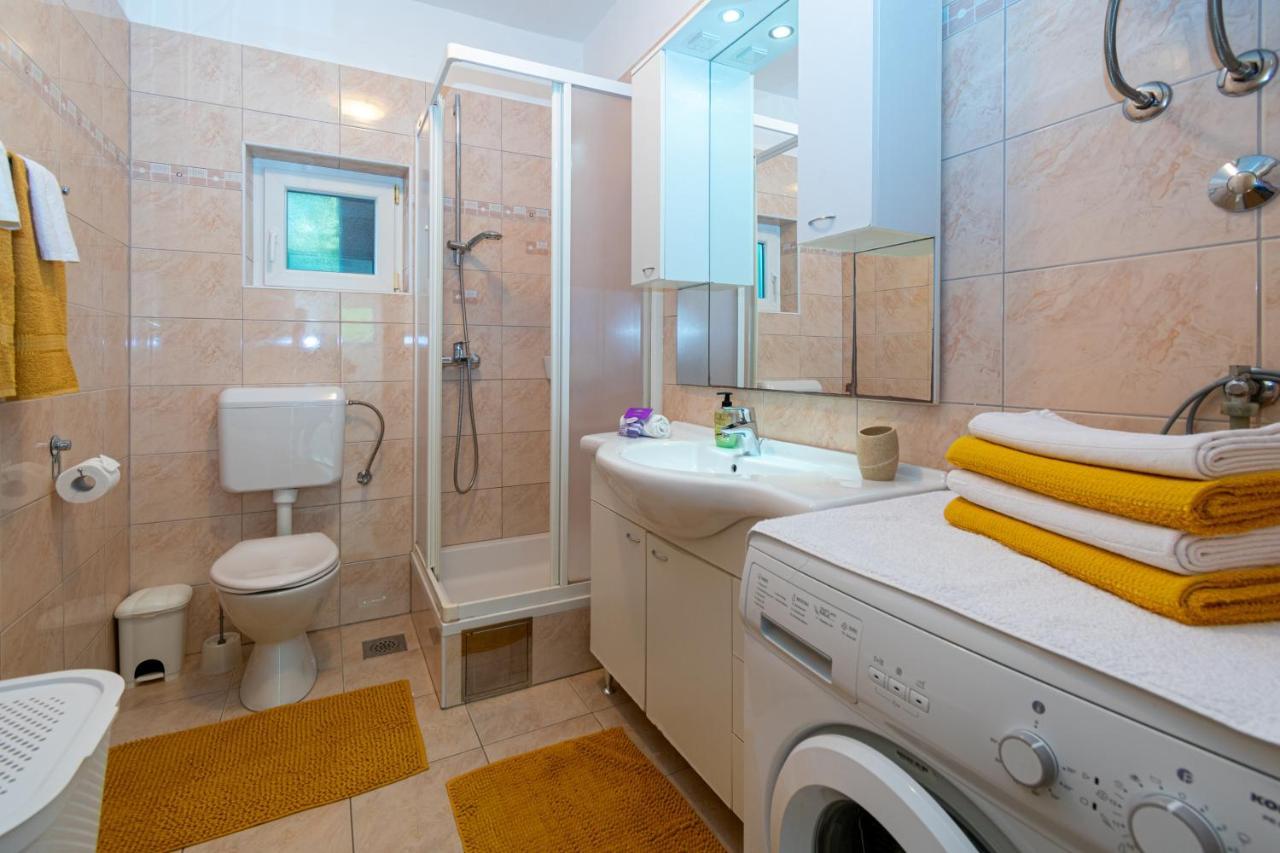 קולאן Apartments By The Sea Mandre, Pag - 4093 מראה חיצוני תמונה